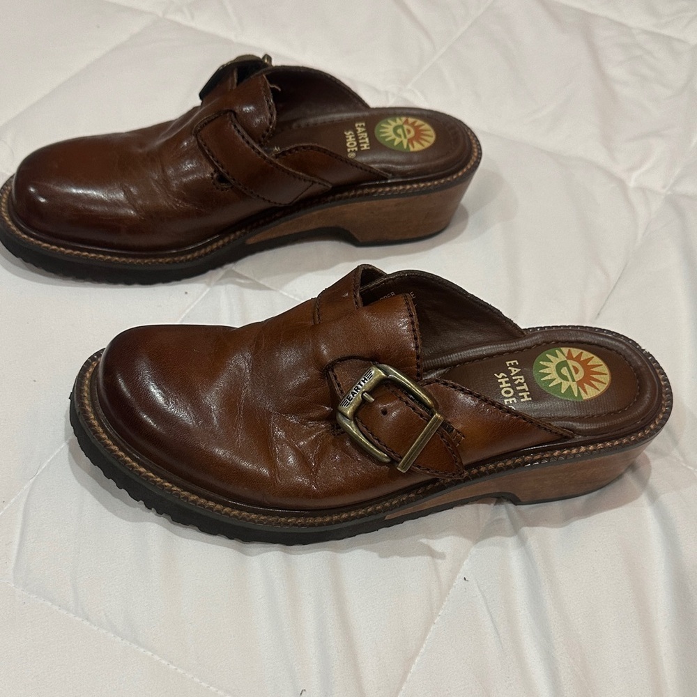 NEW Earth women Brown Leather Slip-On Loafers size 7 1/2